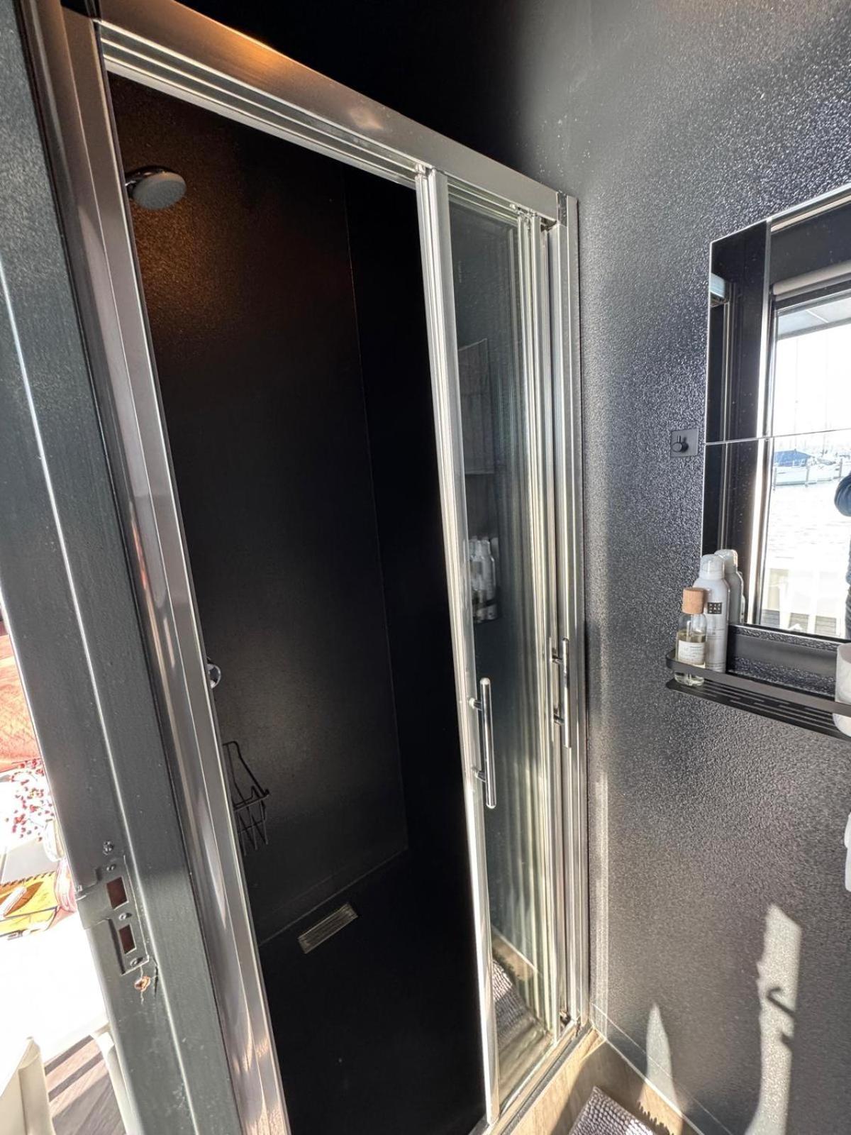 Vila Tinyfloat Andijk Exteriér fotografie