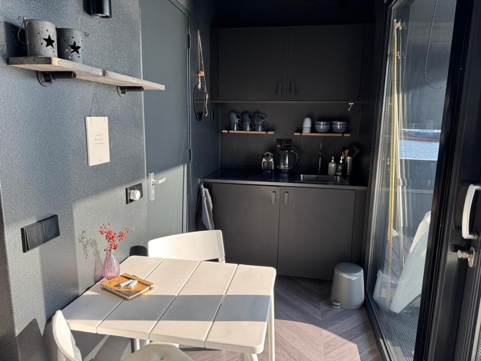 Vila Tinyfloat Andijk Exteriér fotografie