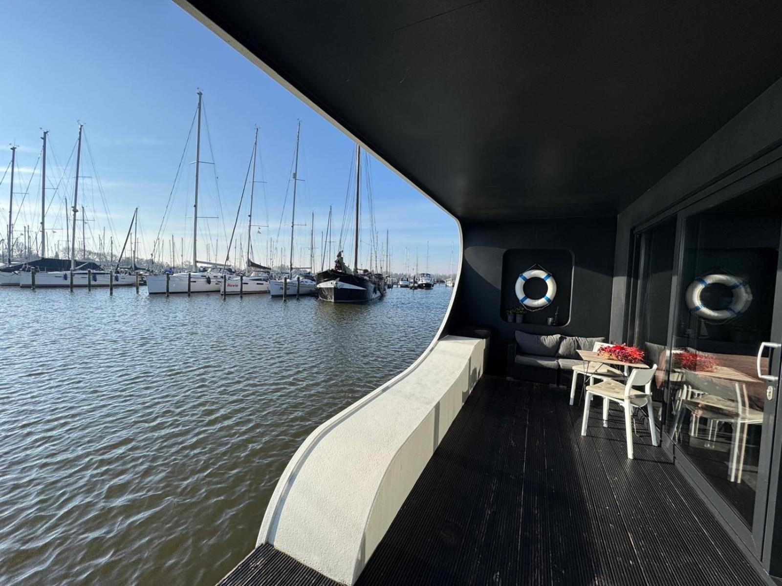 Vila Tinyfloat Andijk Exteriér fotografie